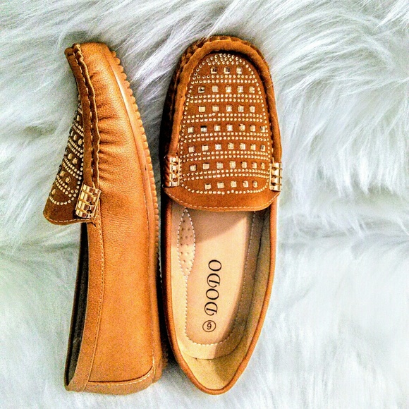 (NEW)! Flat Camel Gold Studded Loafers! - Picture 5 of 8